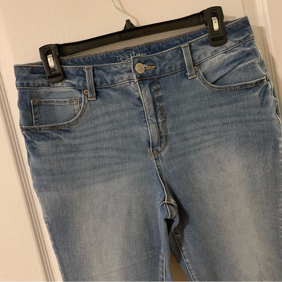 Time and Tru High rise skinny jeans - Picture 2 of 5